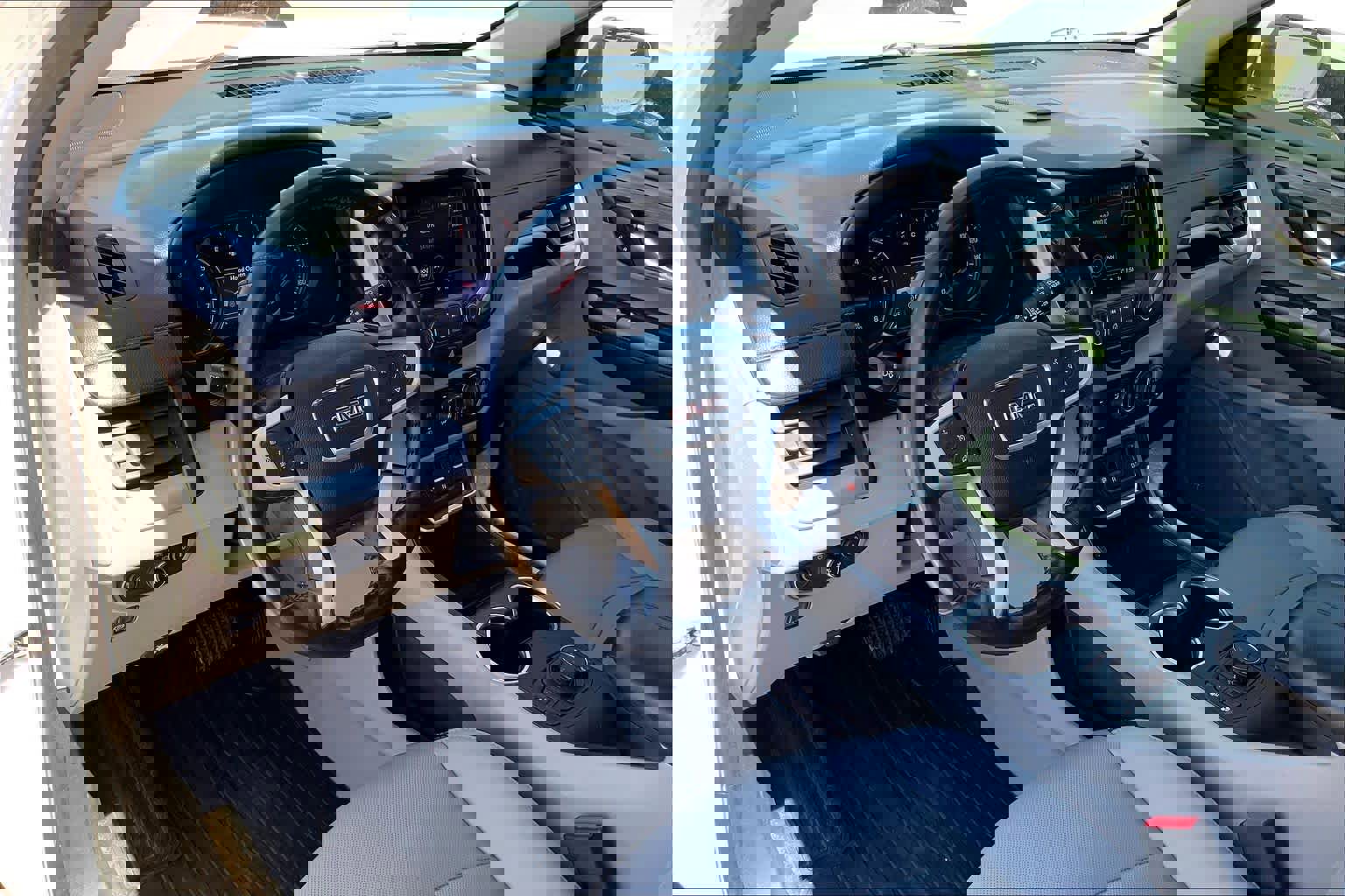 Used 2019 GMC Terrain SLT w/ Preferred Package image 18