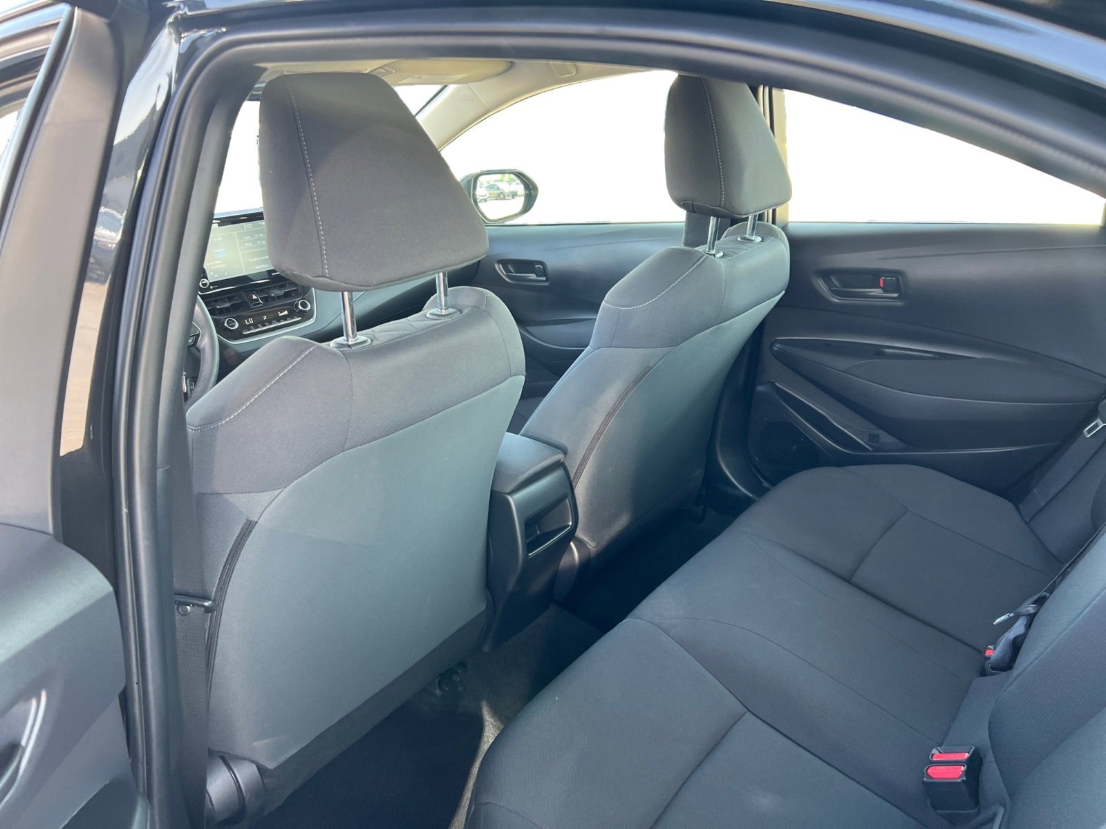Used 2022 Toyota Corolla LE image 12
