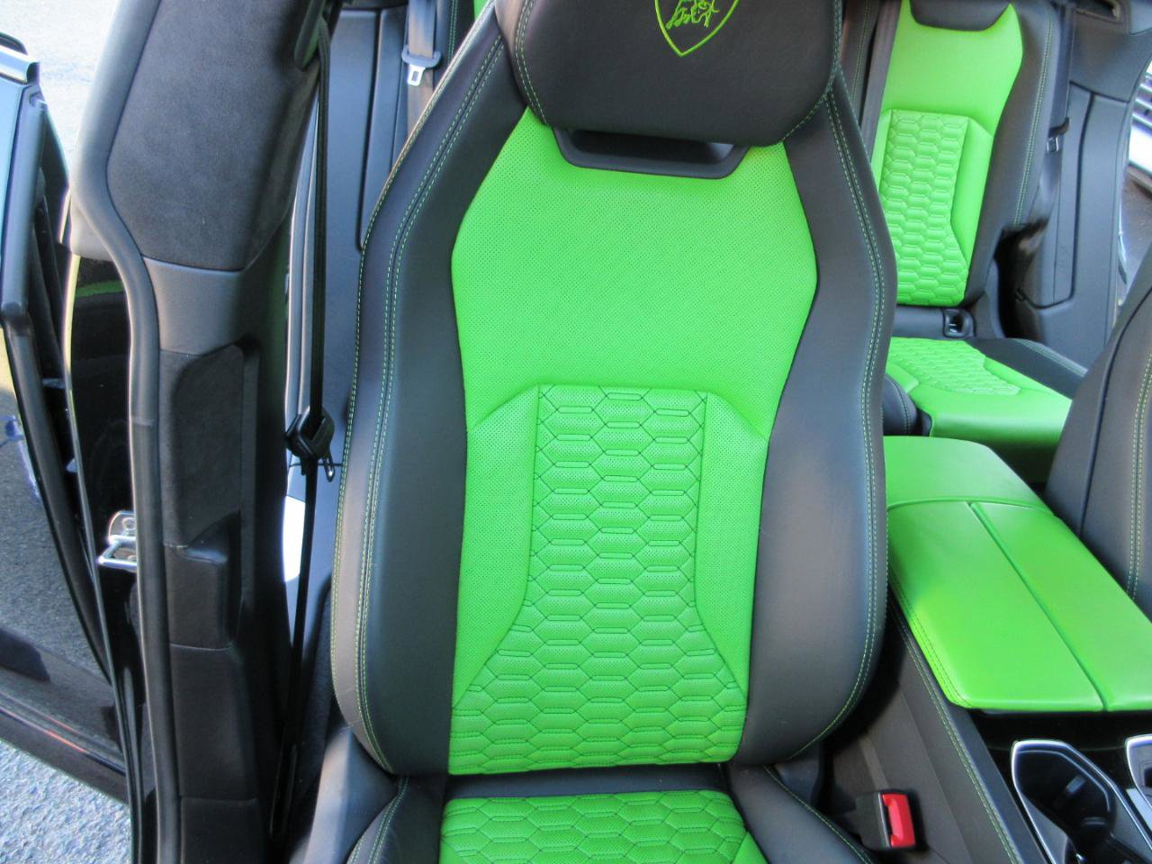 Used 2022 Lamborghini Urus image 30