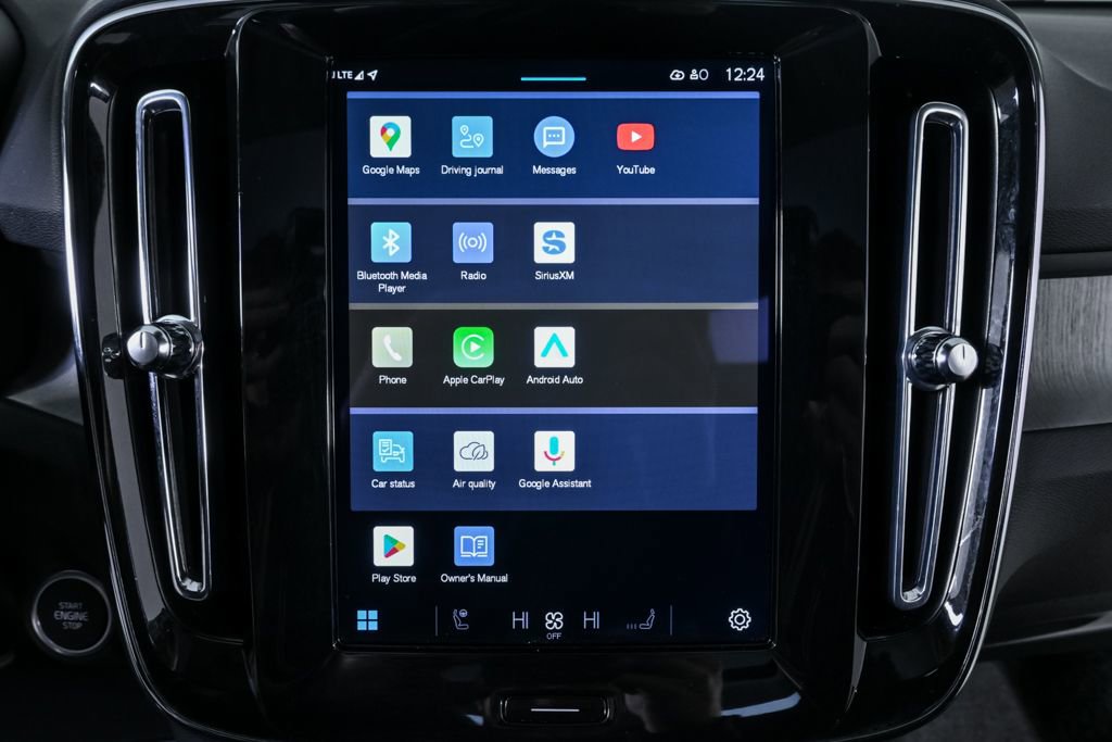 Certified 2025 Volvo XC40 B5 Plus image 15