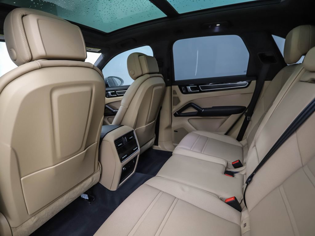 Used 2022 Porsche Cayenne GTS image 20