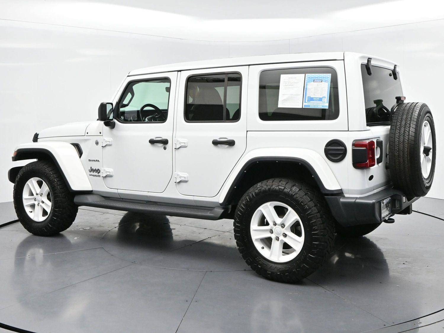 Used 2022 Jeep Wrangler Unlimited Sahara w/ LED Lighting Group AWD/4WD image 5