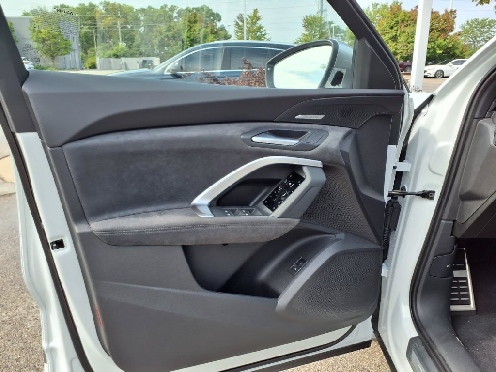 New 2026 Audi SQ5 Prestige AWD/4WD image 9