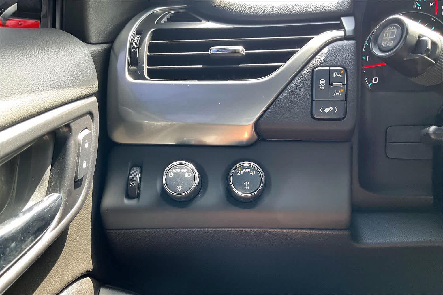 Used 2019 Chevrolet Tahoe LT AWD/4WD image 33