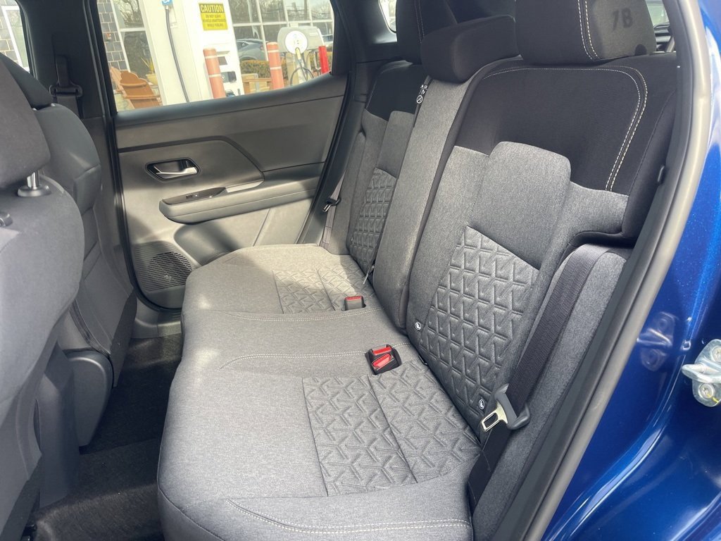 Certified 2025 Nissan Kicks SV w/ SV Premium Package AWD/4WD image 19