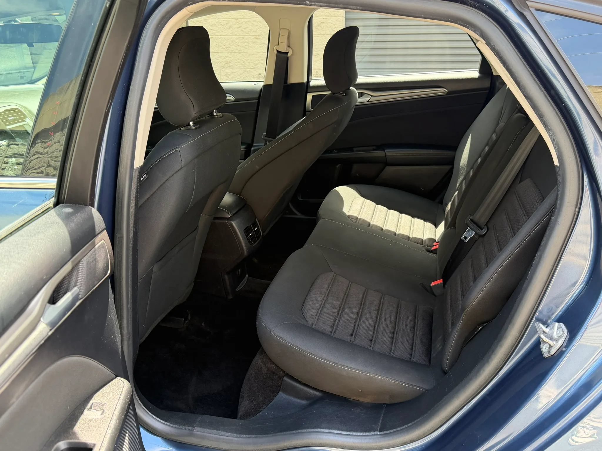 Used 2018 Ford Fusion SE w/ Fusion SE Technology Package FWD image 30