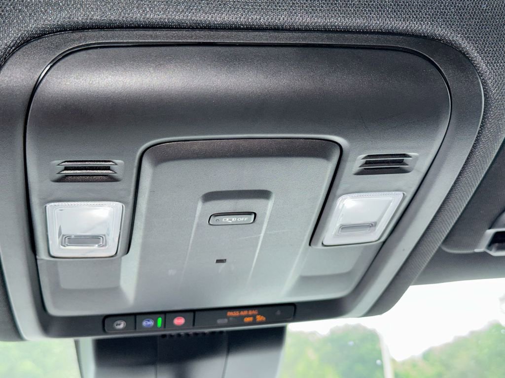 Used 2024 GMC Yukon XL SLE RWD image 19