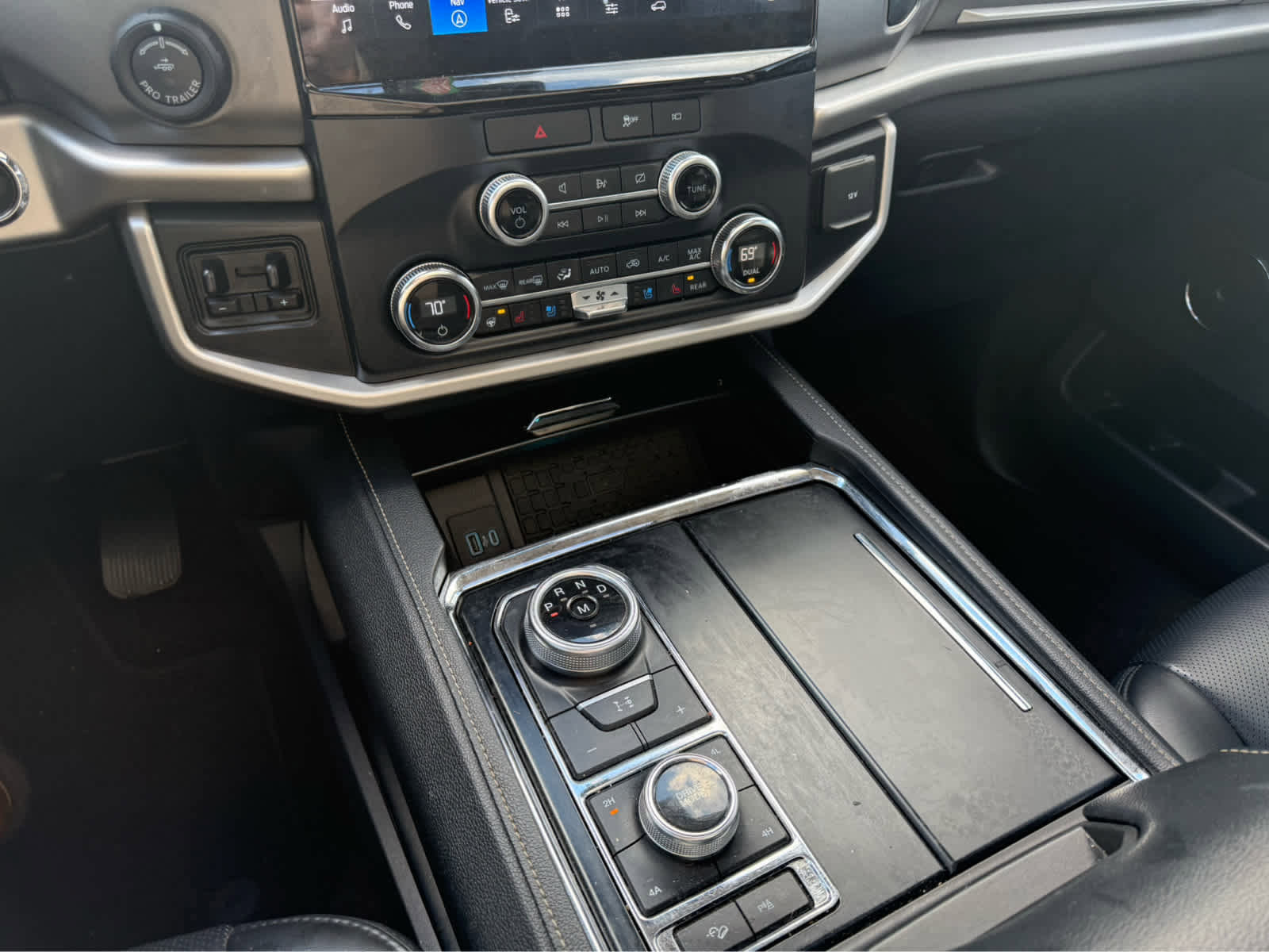 Used 2022 Ford Expedition Max XLT image 16