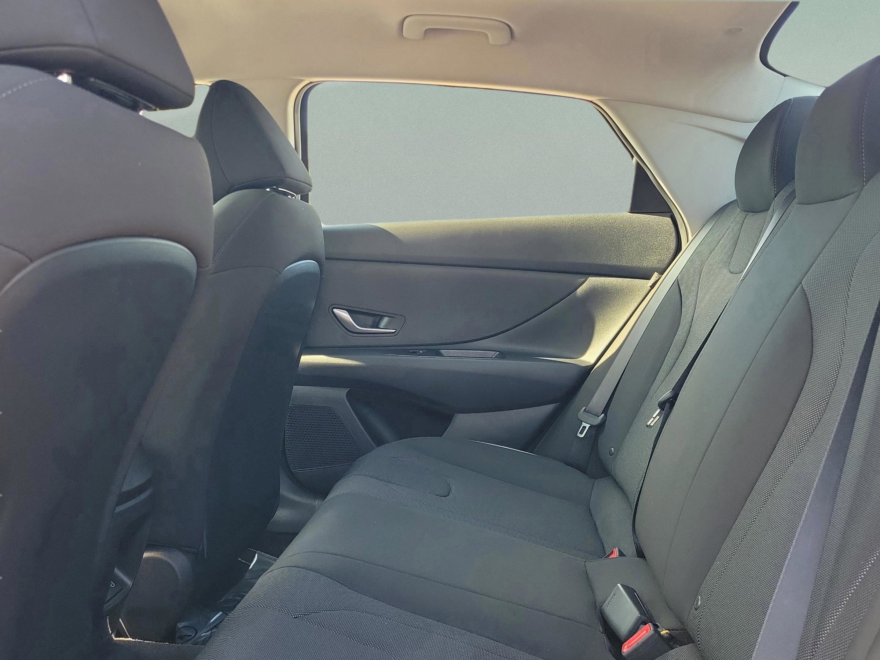 New 2026 Hyundai Elantra SE image 29