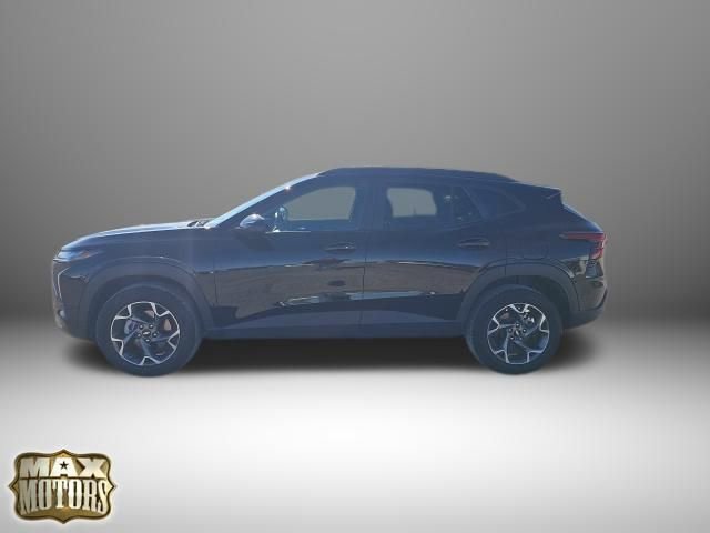 Used 2025 Chevrolet Trax LT w/ LT Convenience Package image 4