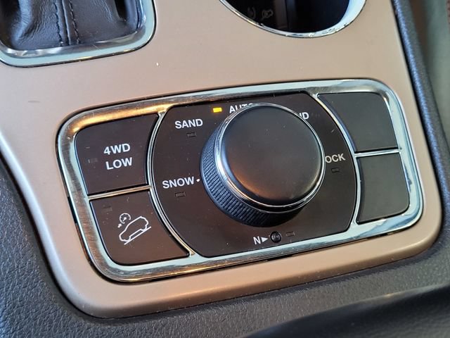 Used 2016 Jeep Grand Cherokee Limited 75th Anniversary AWD/4WD image 13