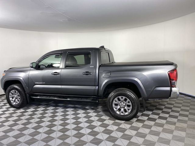 Used 2018 Toyota Tacoma SR5 AWD/4WD image 5
