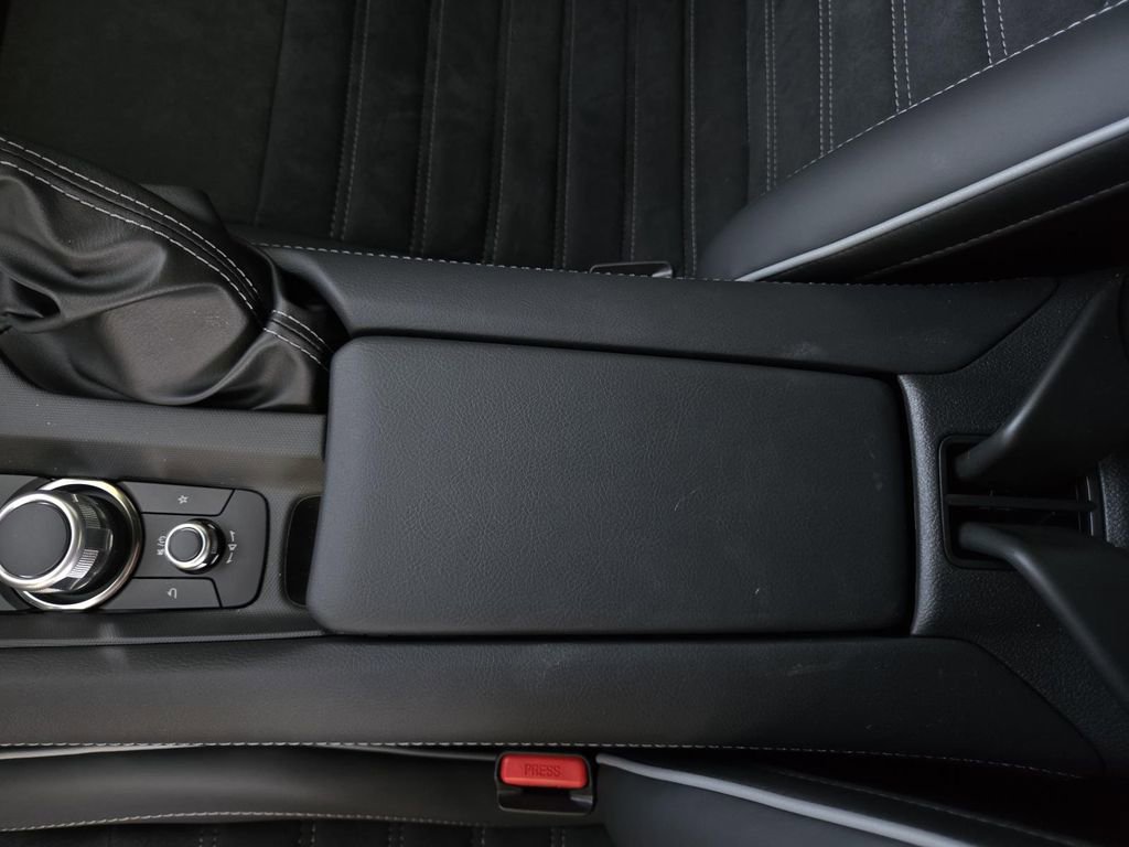 New 2025 MAZDA MX-5 Miata RF Club image 24