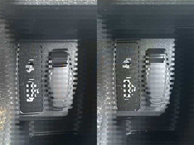 Used 2025 Nissan Versa S w/ Trunk Package image 20