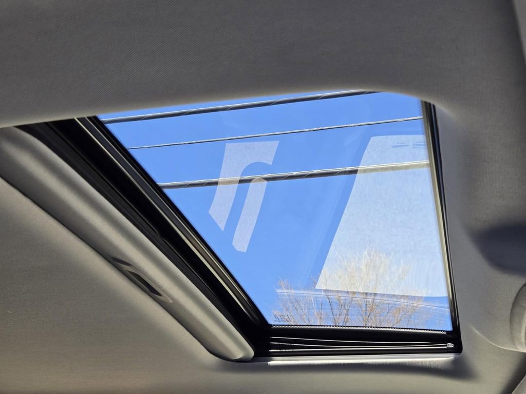 Used 2023 Nissan Armada Platinum w/ Captain's Chairs Package image 9