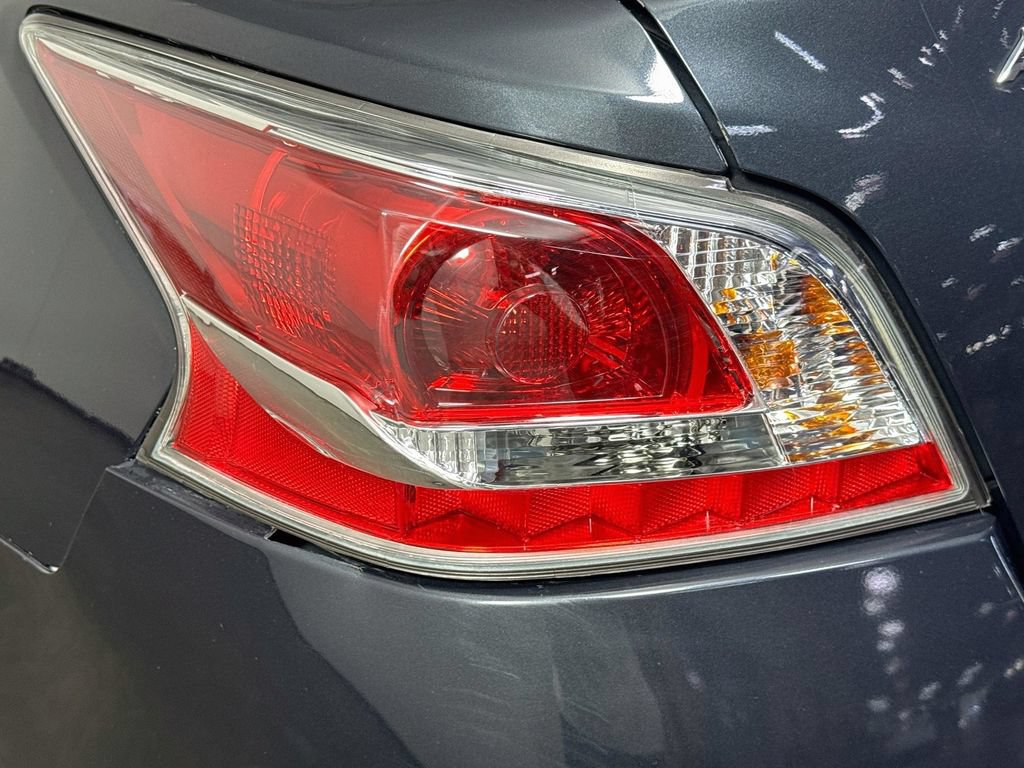 Used 2015 Nissan Altima 3.5 SL FWD image 32