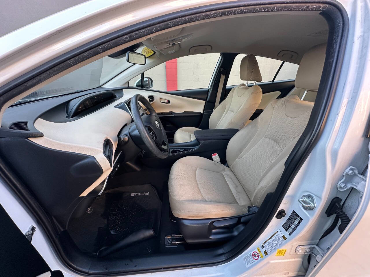 Used 2021 Toyota Prius LE image 14