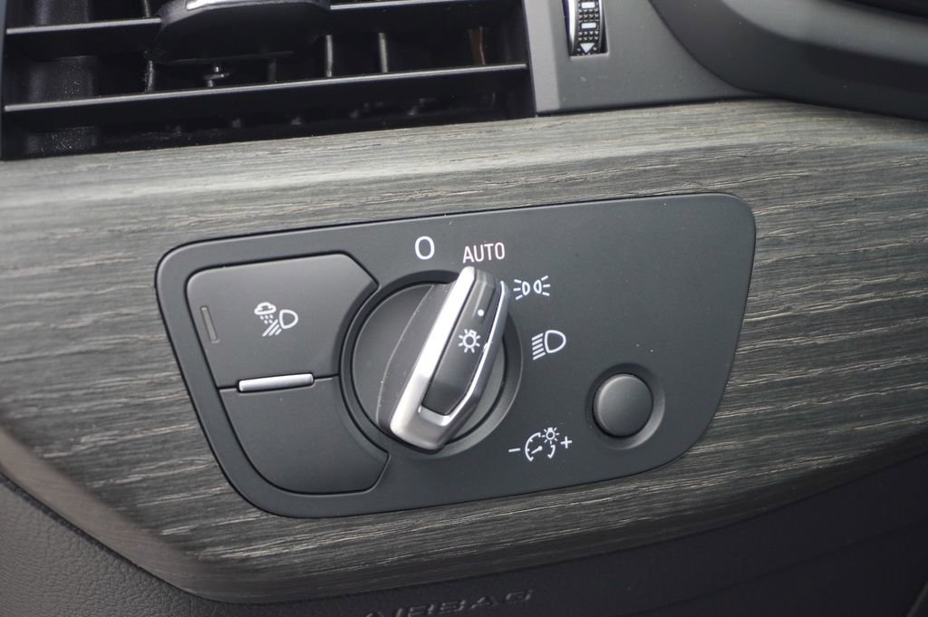 Used 2019 Audi A4 2.0T Premium w/ Convenience Package image 14