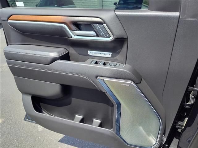 Used 2024 GMC Sierra 1500 Denali w/ Denali Reserve Package AWD/4WD image 14