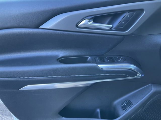 Used 2025 Chevrolet Traverse LT image 23