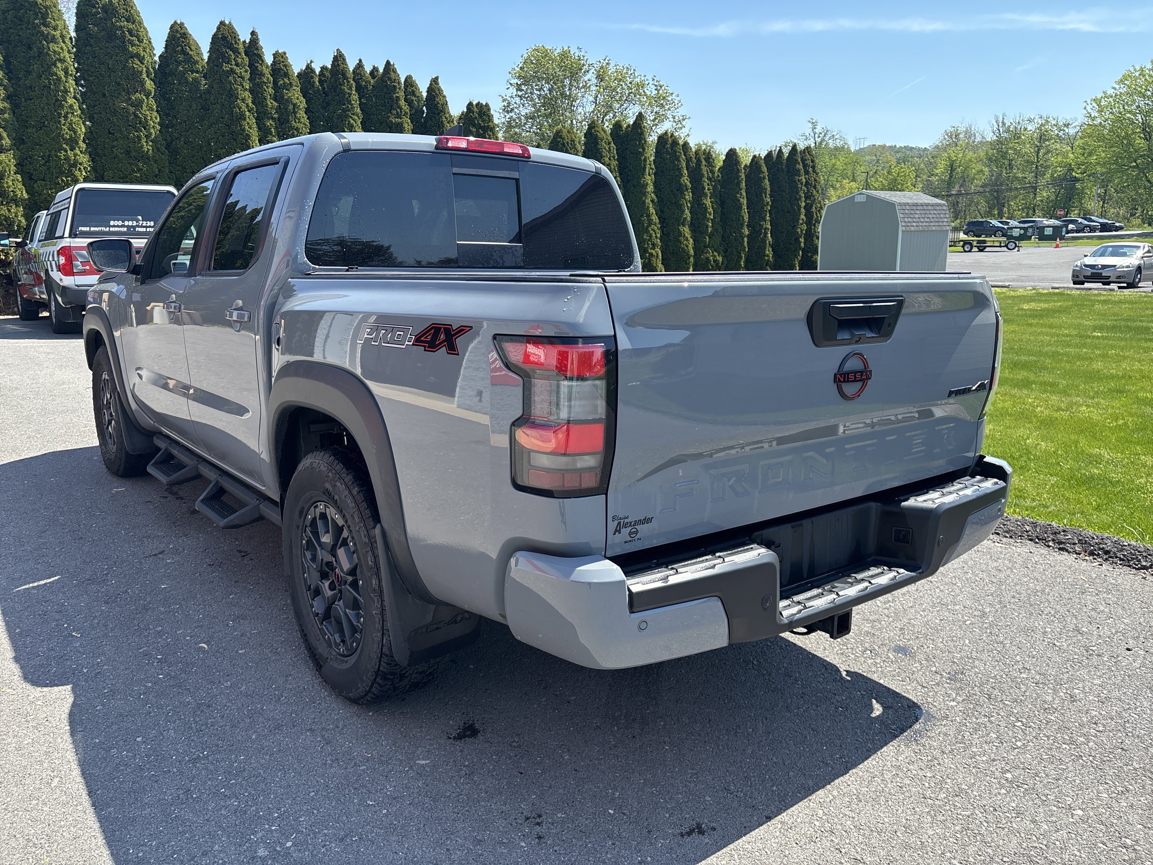 Used 2023 Nissan Frontier PRO-4X w/ Pro-4X Premium Package AWD/4WD video 5