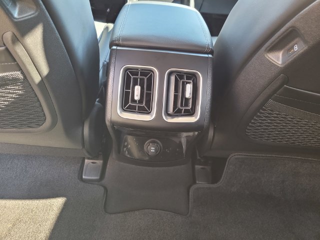Used 2025 Kia Sorento EX w/ EX Panoramic Sunroof Package FWD image 15