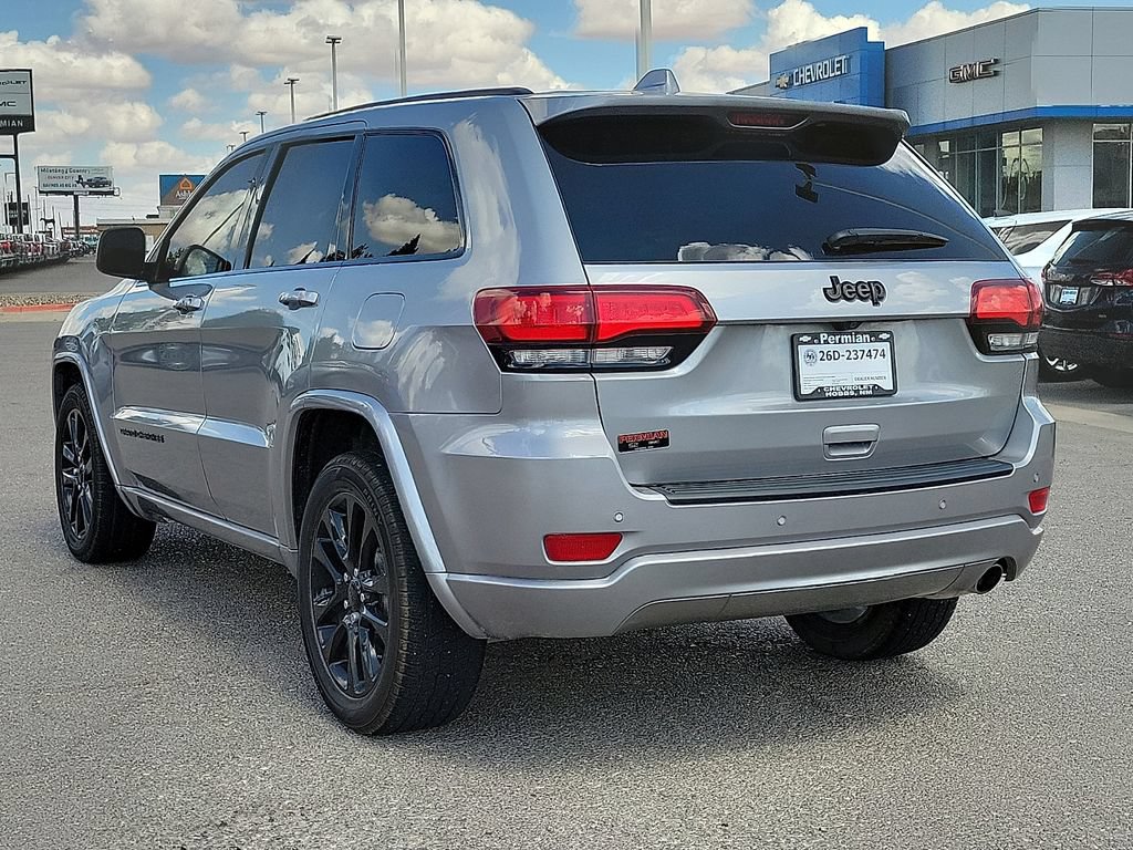 Used 2020 Jeep Grand Cherokee Altitude RWD image 9