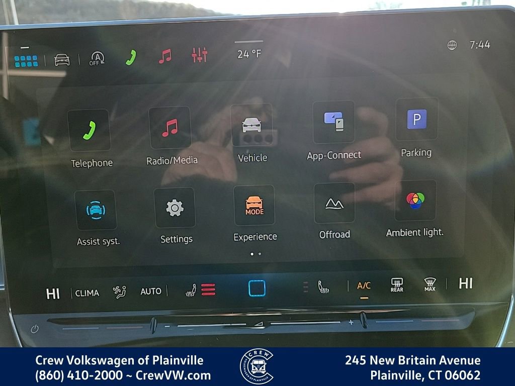 New 2026 Volkswagen Tiguan SE R-Line image 3