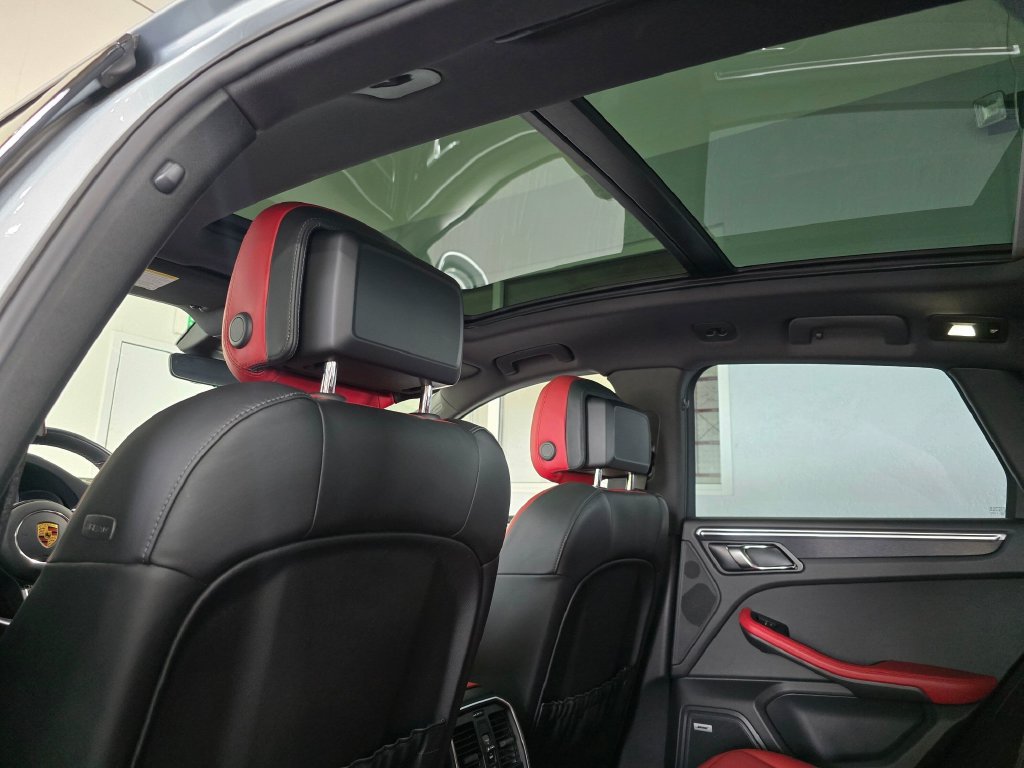 Used 2021 Porsche Macan GTS w/ Premium Package Plus (PF9) AWD/4WD image 26