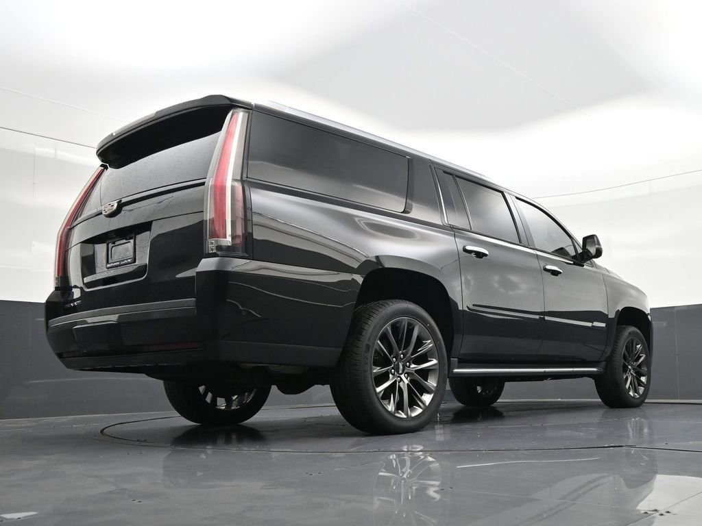 Used 2019 Cadillac Escalade ESV Luxury w/ Escalade Sport Edition image 28
