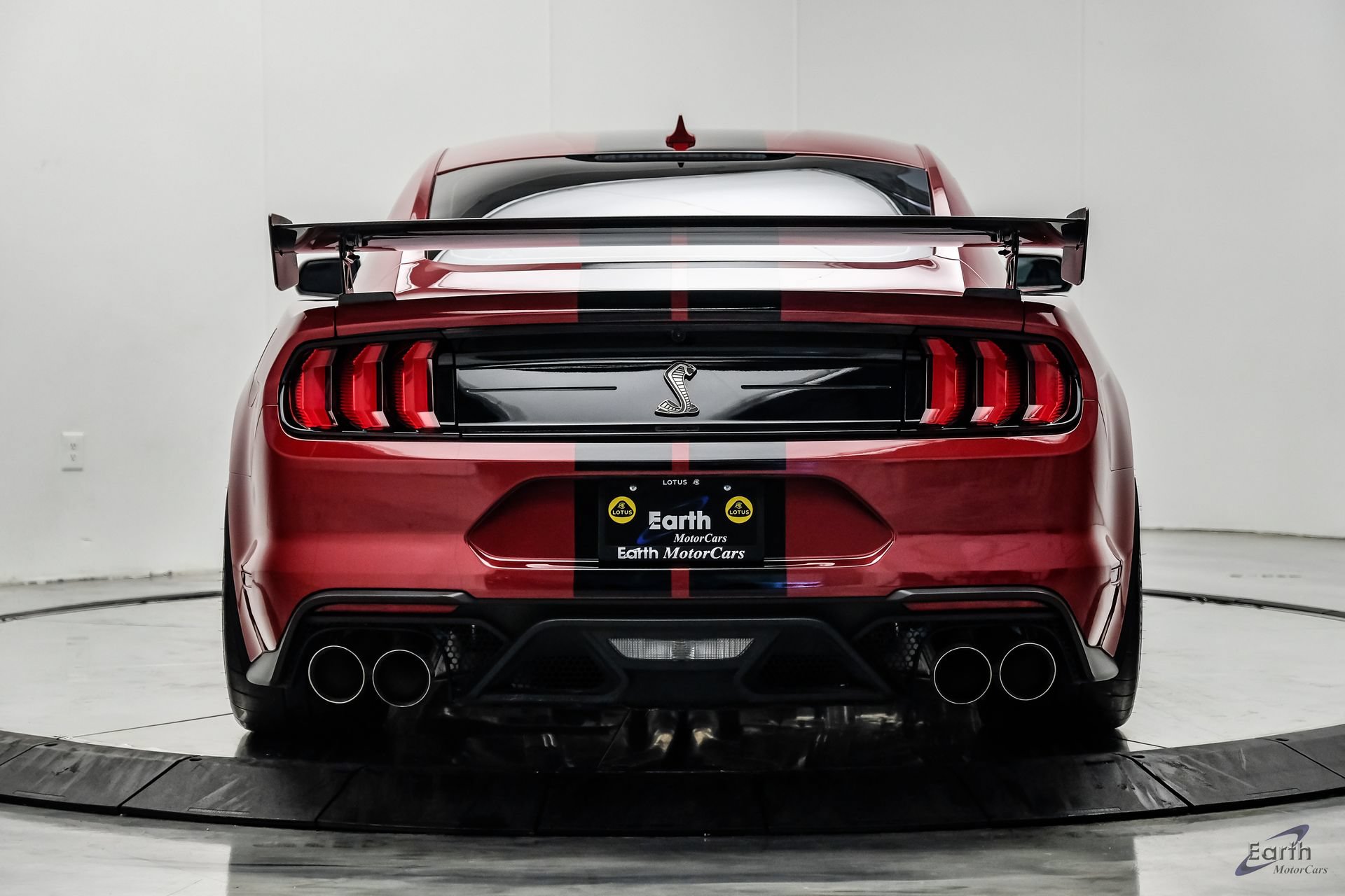Used 2020 Ford Mustang Shelby GT500 w/ Carbon Fiber Track Pack RWD image 15