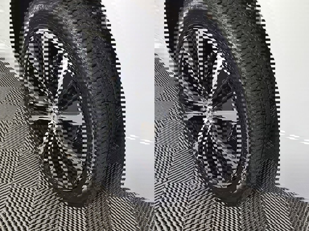 New 2025 Volvo XC60 B5 Plus w/ Protection Package Premier image 15