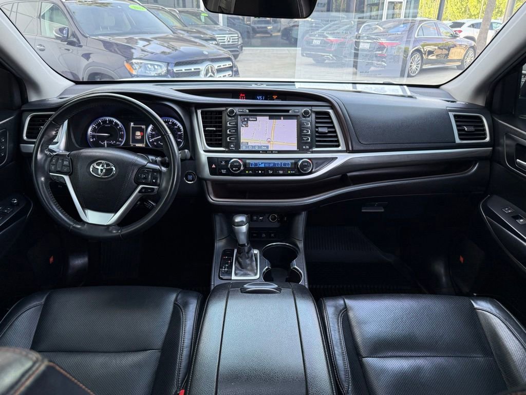 Used 2019 Toyota Highlander Limited AWD/4WD image 9