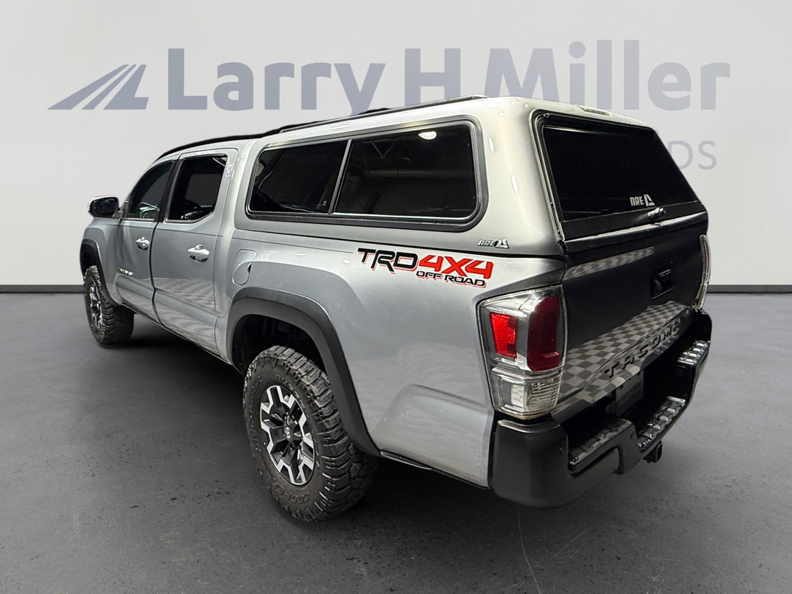 Used 2021 Toyota Tacoma TRD Off-Road w/ Technology Package image 3