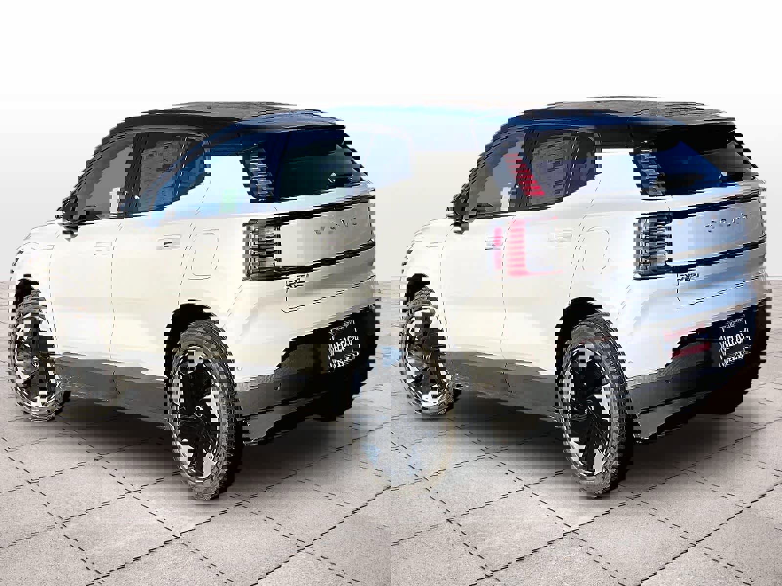 New 2026 Volvo EX30 Ultra w/ Climate Package image 3