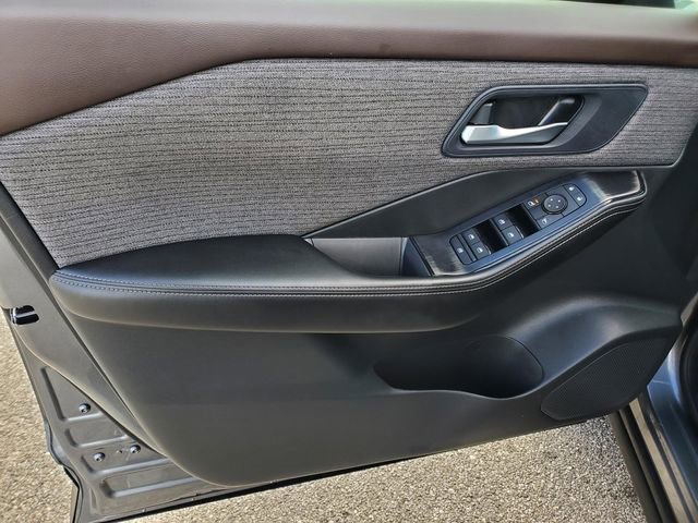 Certified 2023 Nissan Rogue SV image 15