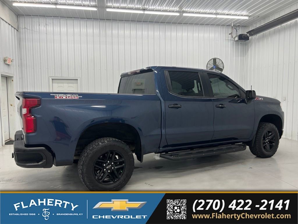 Used 2021 Chevrolet Silverado 1500 LT Trail Boss w/ Bed Protection Package AWD/4WD image 2