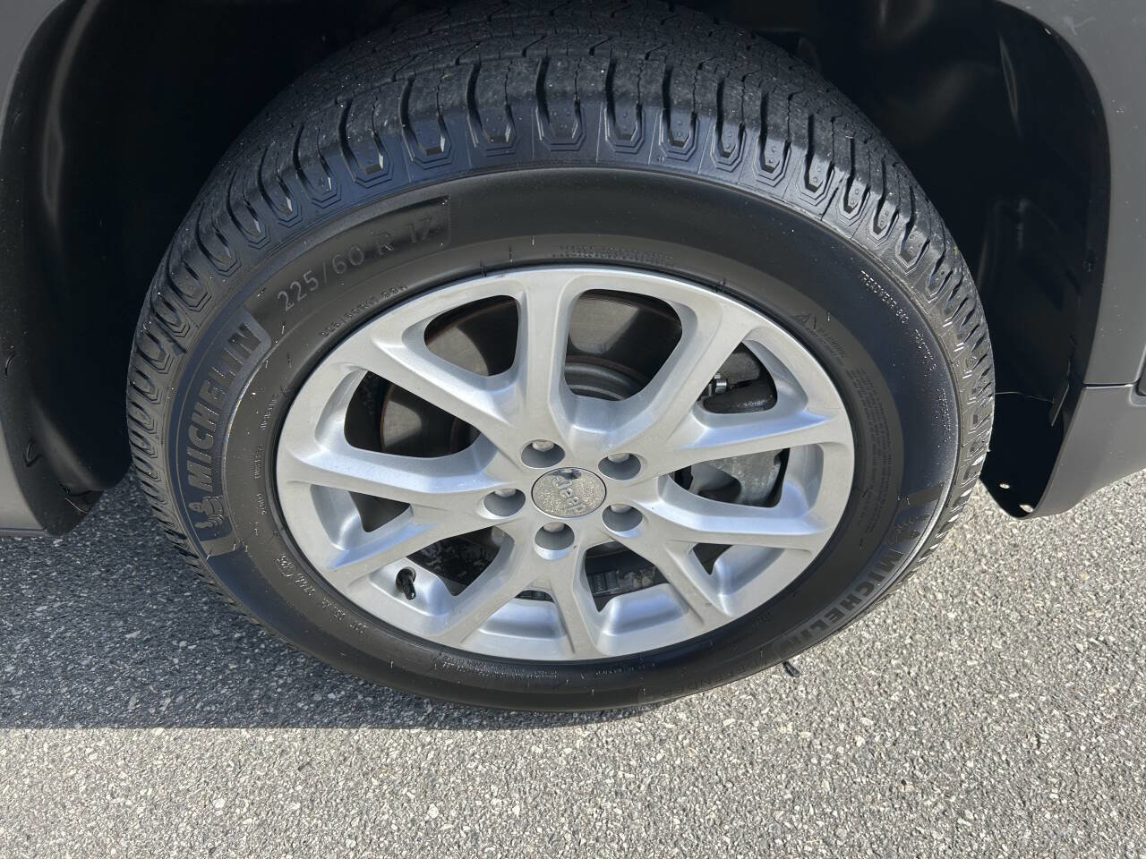 Used 2016 Jeep Cherokee Latitude image 13