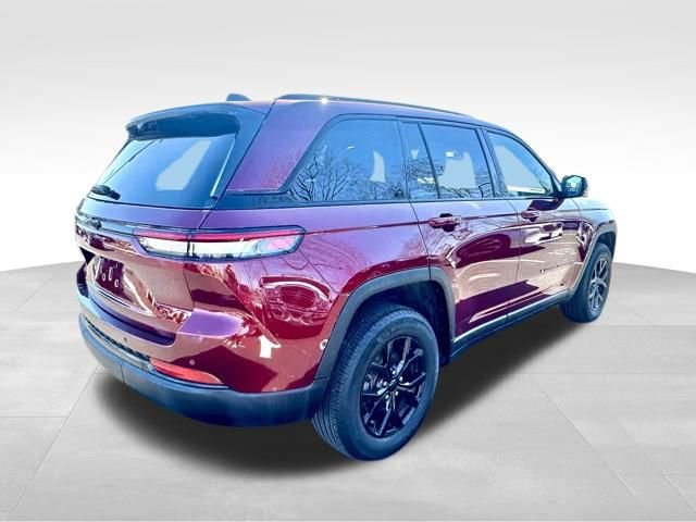 Used 2025 Jeep Grand Cherokee Altitude image 7