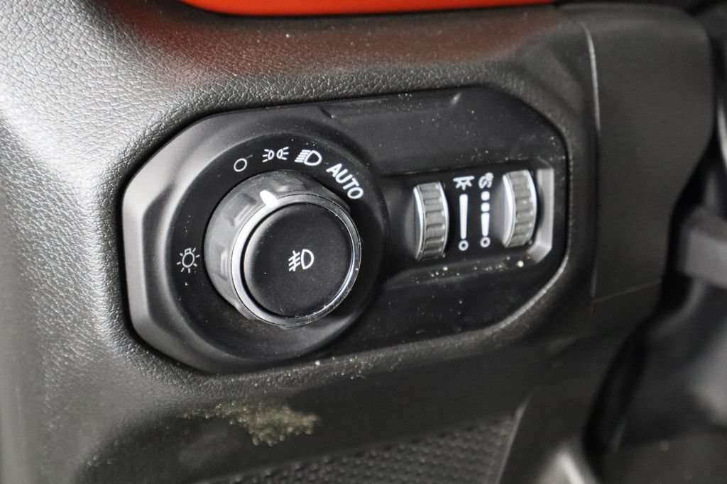 Used 2022 Jeep Wrangler Unlimited Rubicon AWD/4WD image 19