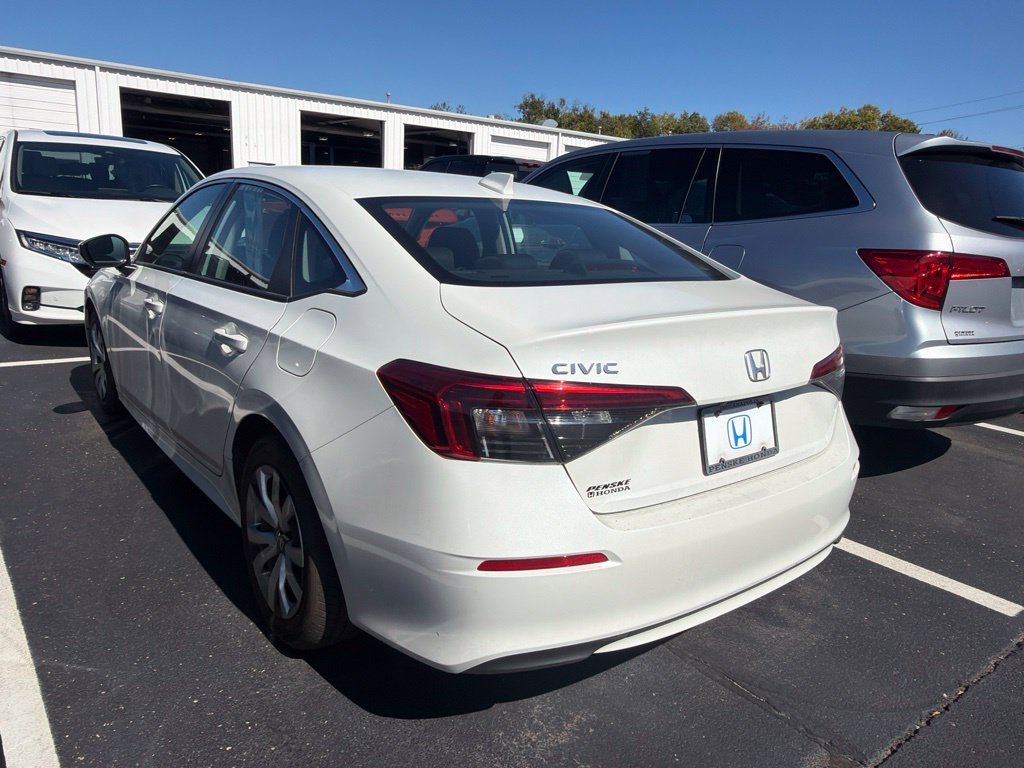 Used 2023 Honda Civic LX image 2