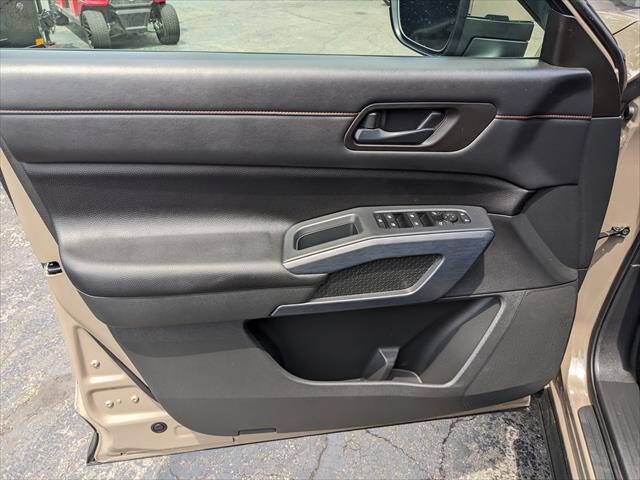 Used 2024 Nissan Pathfinder Rock Creek AWD/4WD image 12