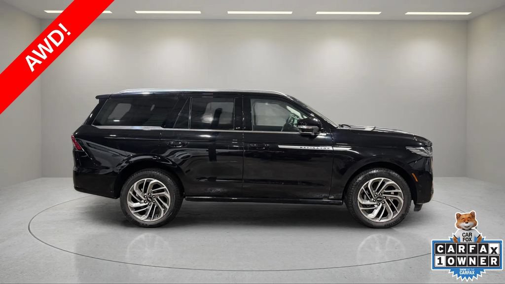 Certified 2025 Lincoln Navigator Reserve AWD/4WD image 2