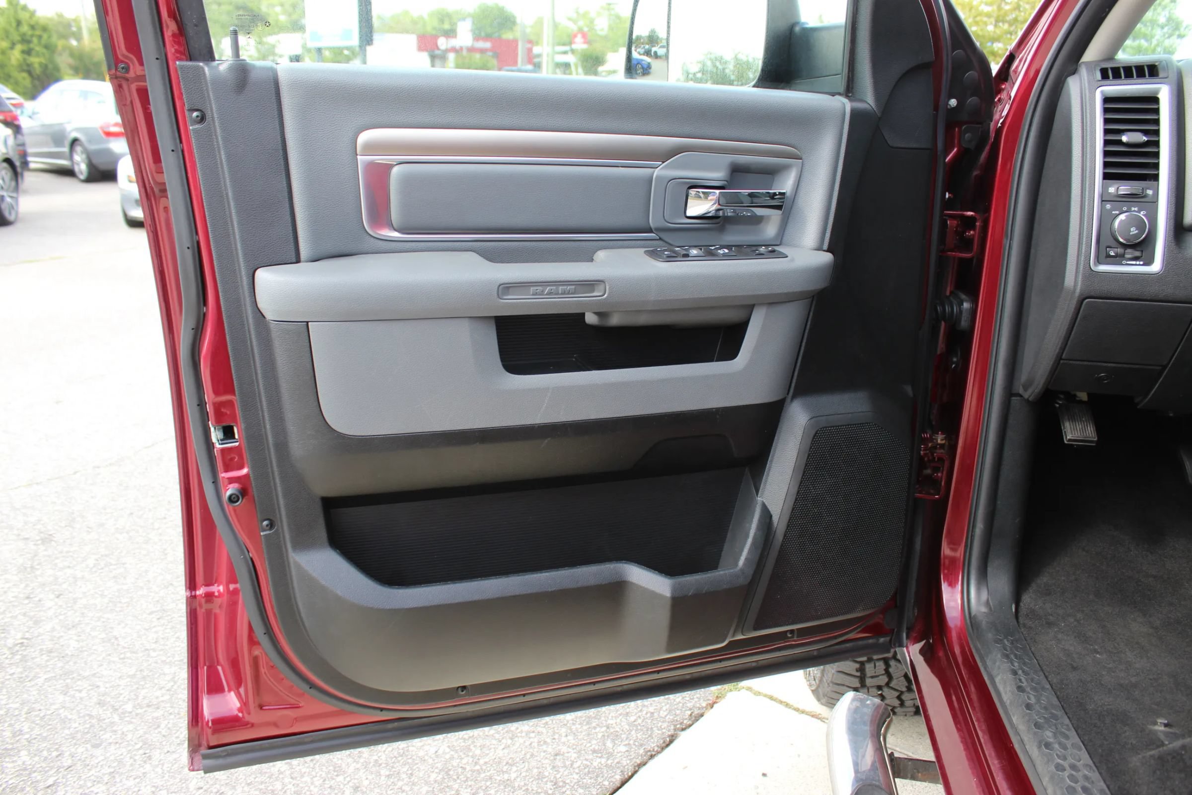 Used 2017 RAM 1500 Big Horn AWD/4WD image 11