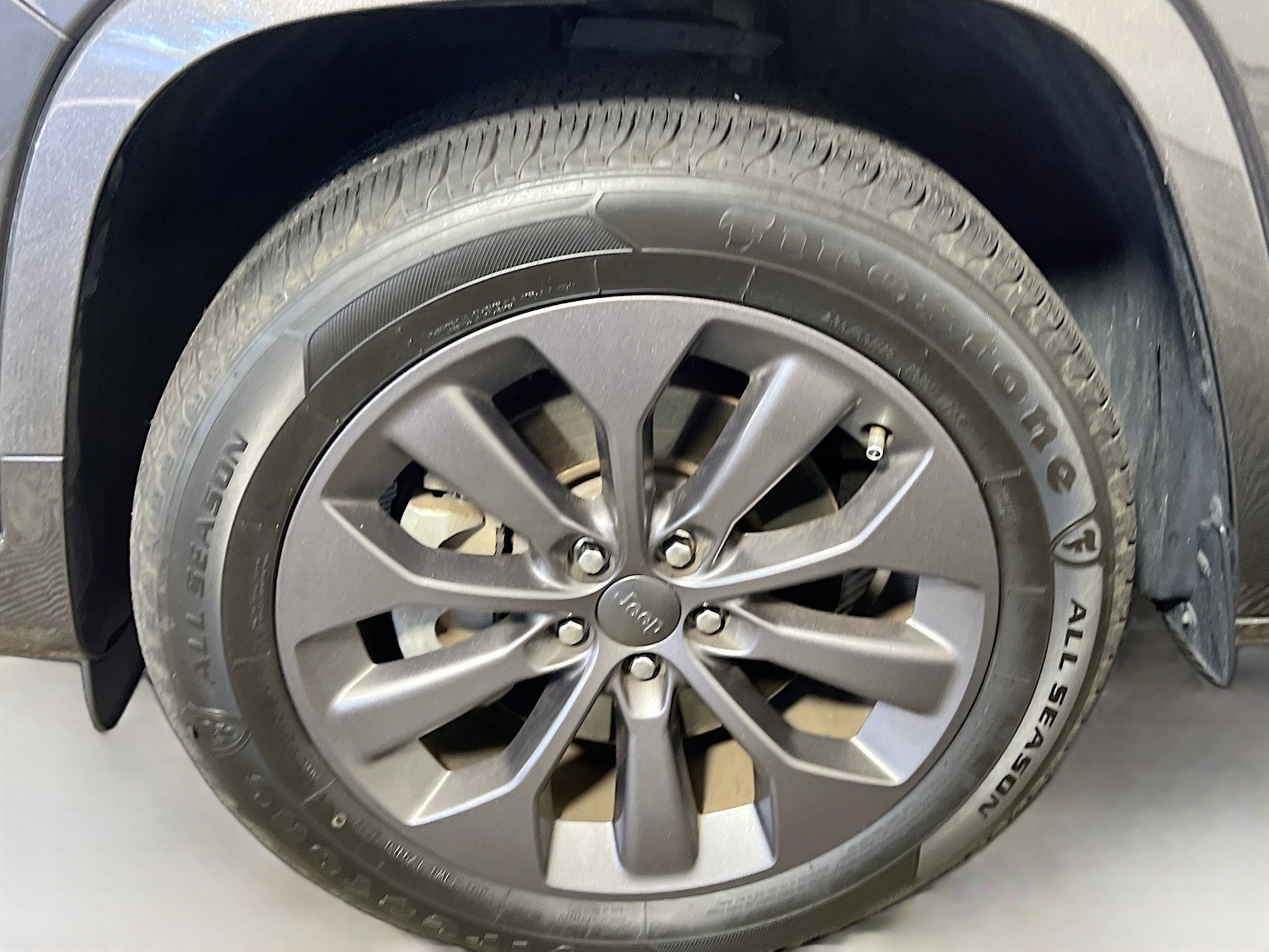 Used 2020 Jeep Cherokee High Altitude image 14