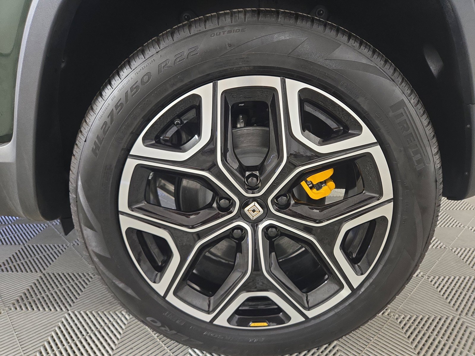 Used 2023 Rivian R1S Adventure AWD/4WD image 10