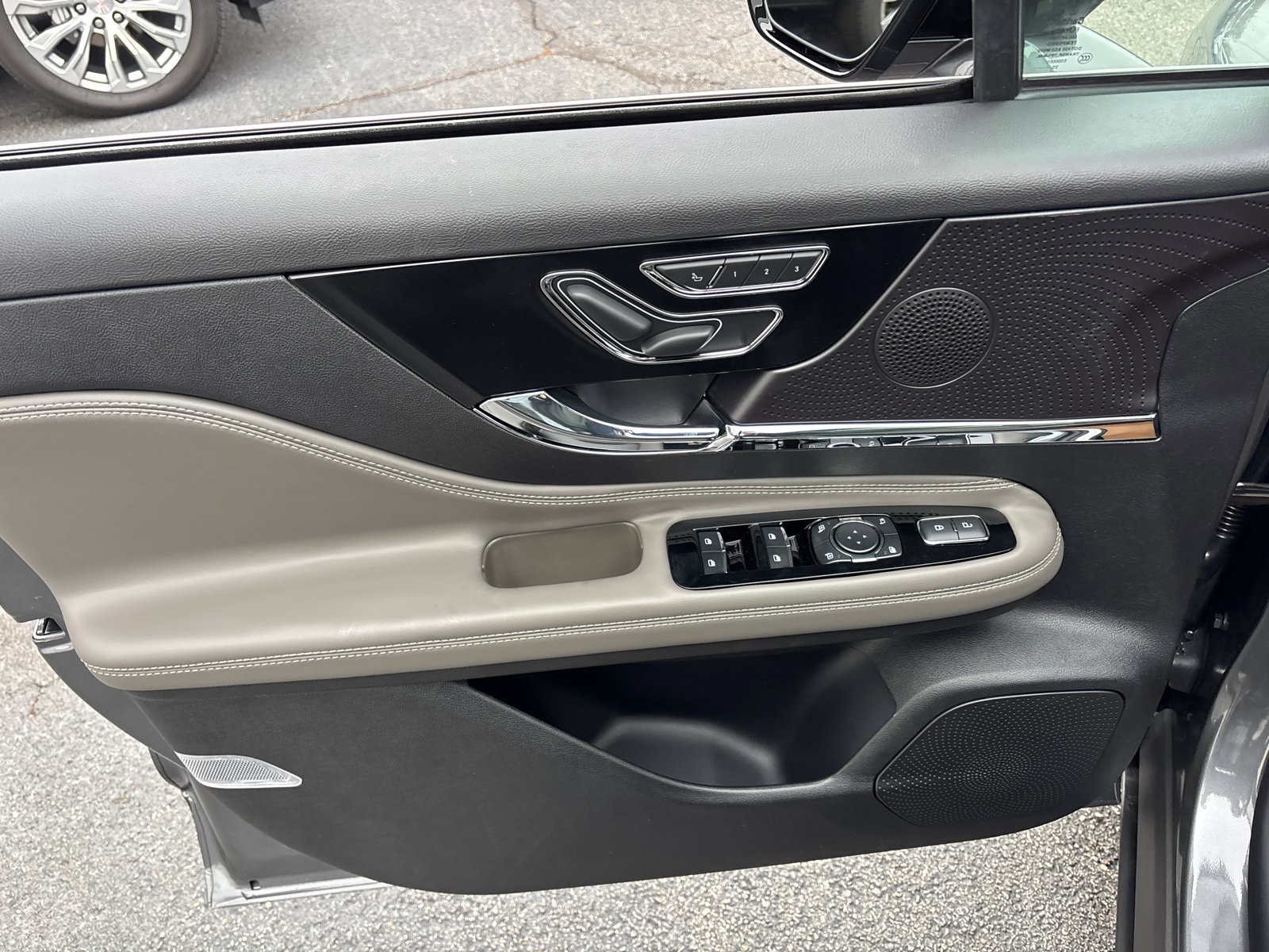 New 2026 Lincoln Corsair Reserve AWD/4WD image 11