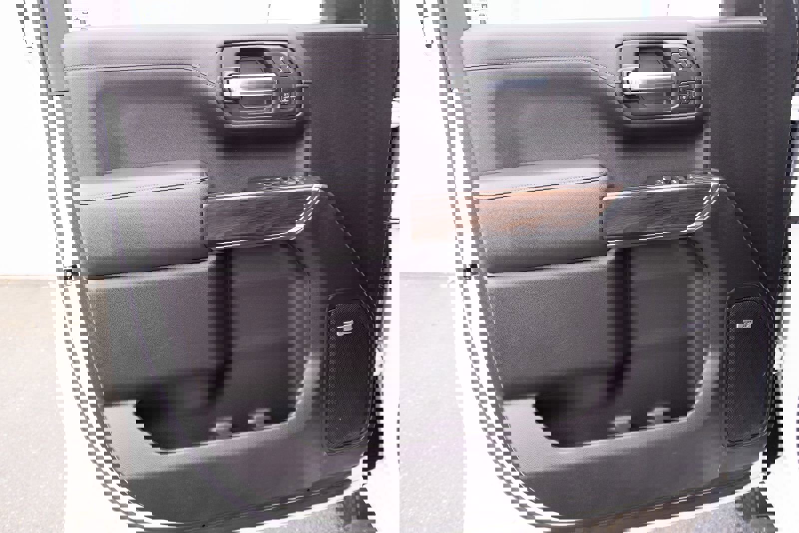 Used 2020 GMC Sierra 1500 SLT image 15