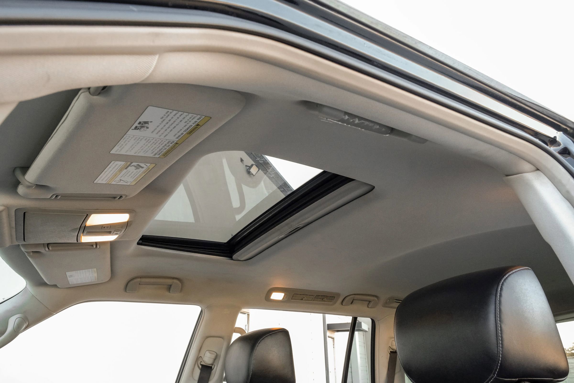 Used 2016 INFINITI QX80 4WD w/ Deluxe Technology Package image 4