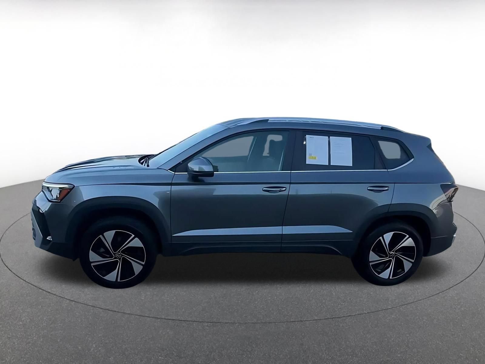 Used 2026 Volkswagen Taos SE AWD/4WD image 7